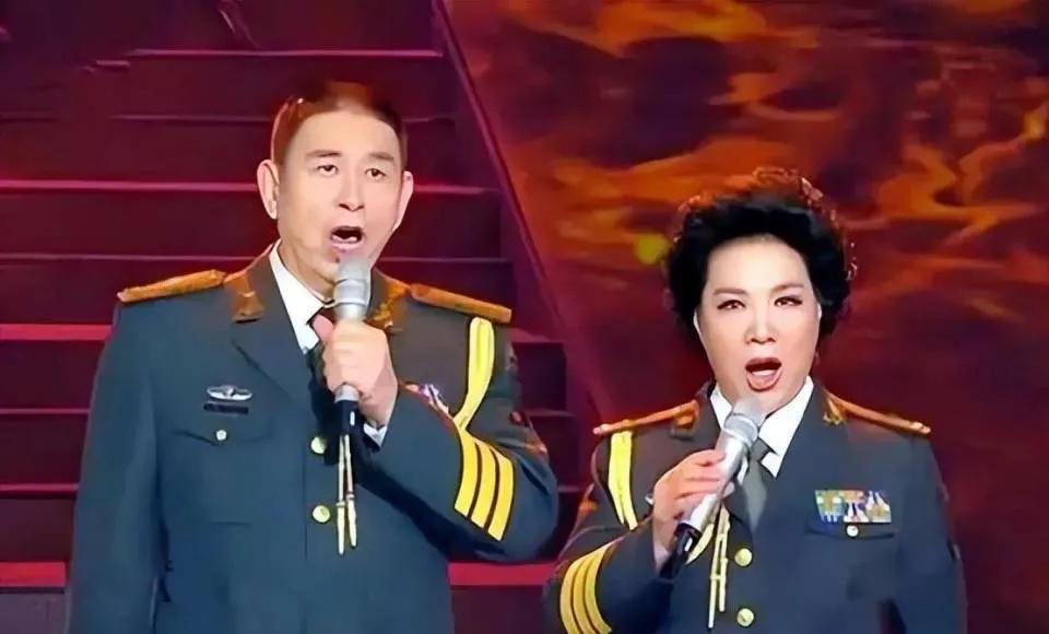 告別儀式合影曝光，李雙江白雪董文華神情嚴(yán)肅，黃宏笑容惹爭議(圖6)