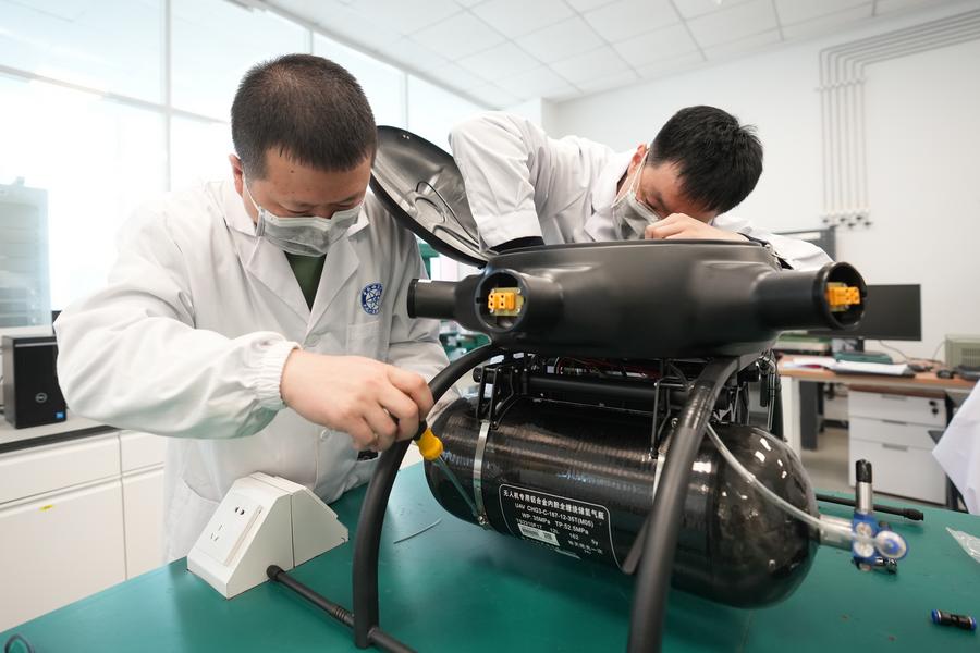 中國科學(xué)家研發(fā)高比能氫混動(dòng)力電源解決工業(yè)級(jí)無人機(jī)續(xù)航難題(圖1)
