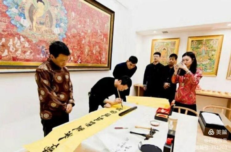 博采萬(wàn)象貫古通今，筆神墨仙傳承千年——記中國(guó)抄經(jīng)第一人，萬(wàn)福圖騰創(chuàng)始人江南余良先生(圖37)