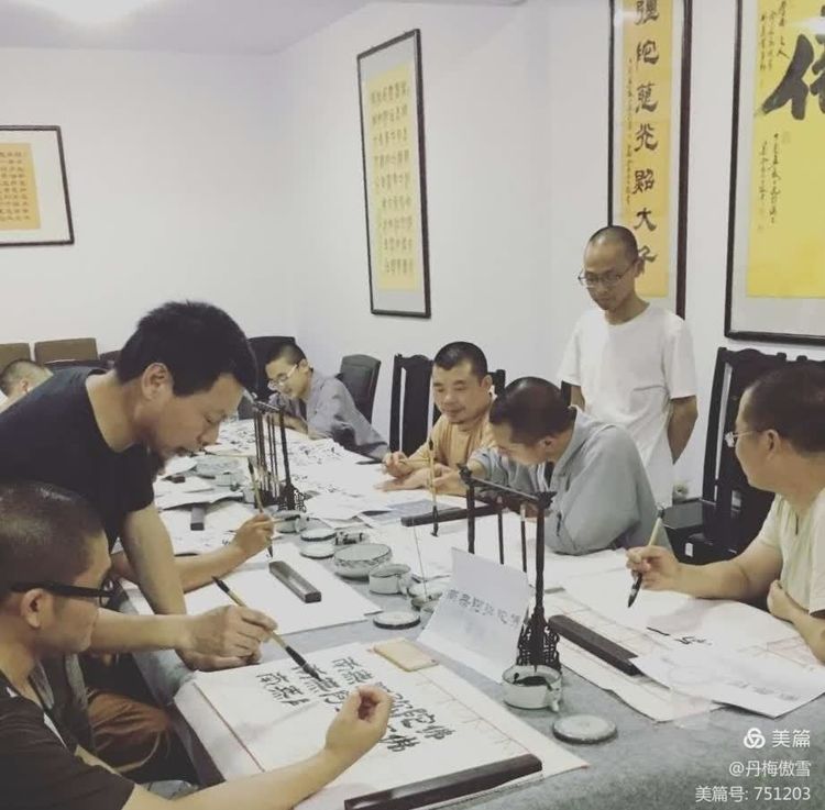 博采萬(wàn)象貫古通今，筆神墨仙傳承千年——記中國(guó)抄經(jīng)第一人，萬(wàn)福圖騰創(chuàng)始人江南余良先生(圖35)