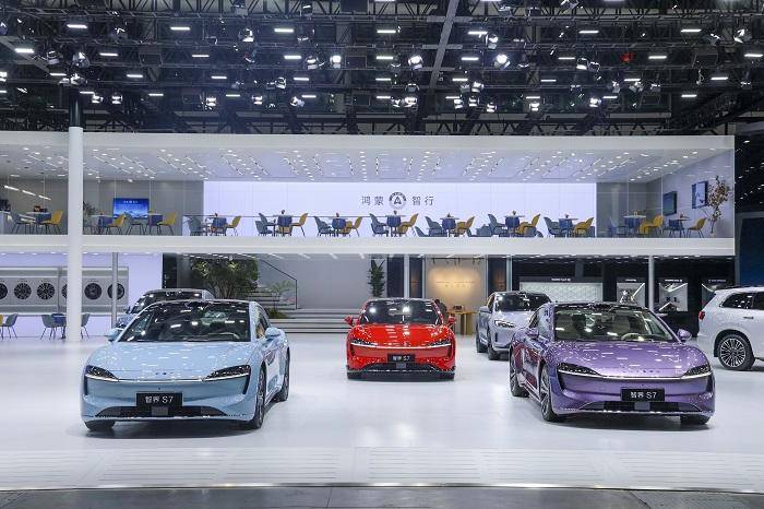 智界品牌閃耀2024廣州車(chē)展 引領(lǐng)智能出行新風(fēng)潮(圖3)