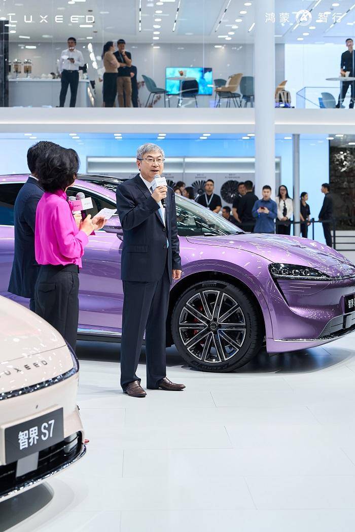 智界品牌閃耀2024廣州車(chē)展 引領(lǐng)智能出行新風(fēng)潮(圖5)